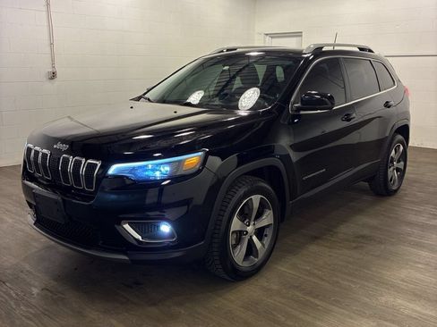 Used 2019 Jeep Cherokee Limited AWD/4WD image 2