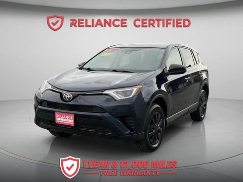 Used 2017 Toyota RAV4 LE AWD/4WD image 1