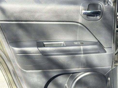 Used 2016 Jeep Patriot Sport w/ Power Value Group image 22