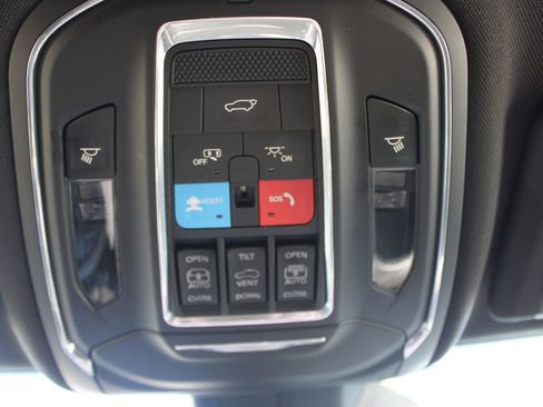 Used 2024 Jeep Grand Cherokee L Limited w/ Luxury Tech Group II image 50