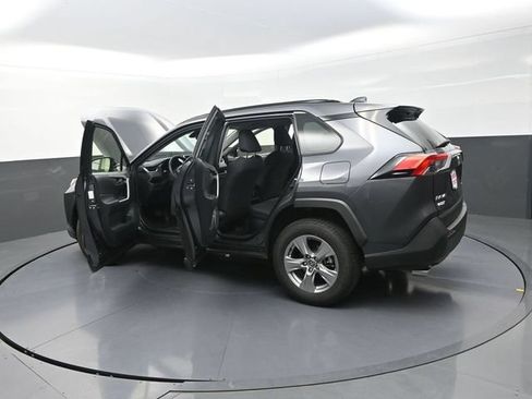 Used 2025 Toyota RAV4 LE AWD/4WD image 46