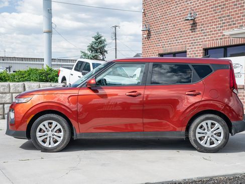 Used 2021 Kia Soul LX FWD image 4