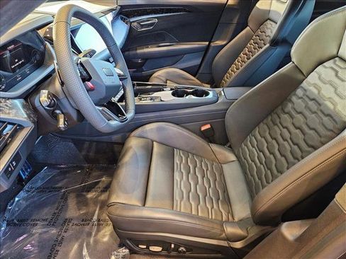 New 2026 Audi RS e-tron GT performance image 4