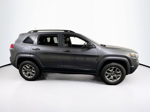 Used 2022 Jeep Cherokee Trailhawk image 4