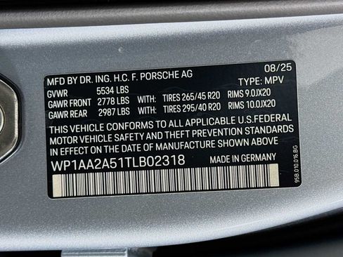Certified 2026 Porsche Macan AWD/4WD image 33