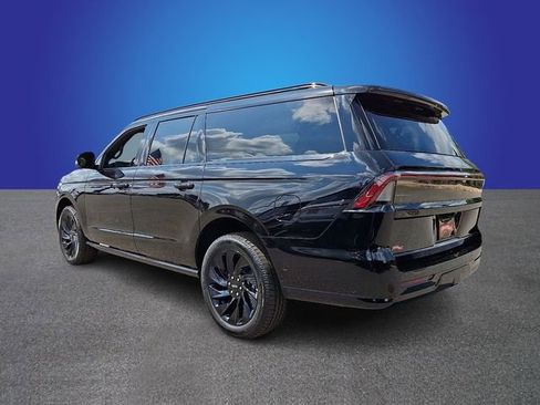 New 2025 Lincoln Navigator L Reserve w/ Jet Appearance Package image 4