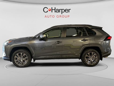 Used 2022 Toyota RAV4 XLE Premium AWD/4WD image 6