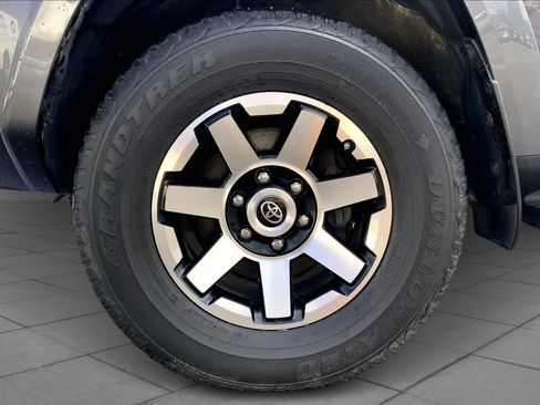 Used 2021 Toyota 4Runner TRD Off-Road Premium AWD/4WD image 20