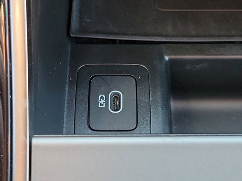 Used 2024 Land Rover Range Rover Evoque Dynamic SE image 23