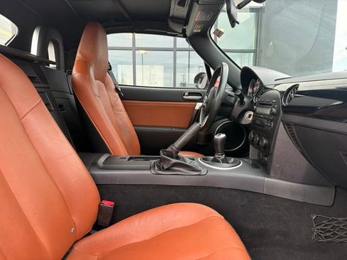 Used 2008 MAZDA MX-5 Miata Grand Touring w/ Premium Pkg RWD image 8