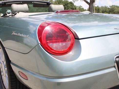 Used 2004 Ford Thunderbird Pacific Coast RWD image 30
