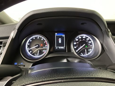 Used 2024 Toyota Camry SE FWD image 18