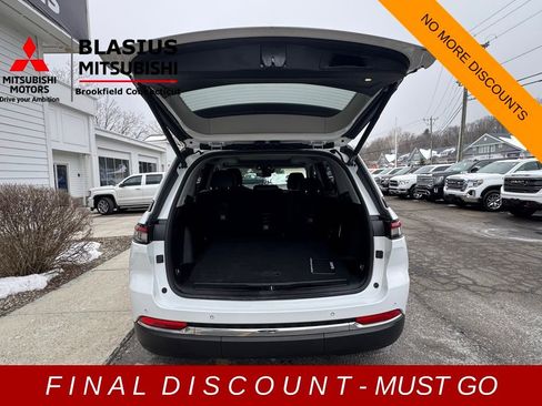 Used 2023 Jeep Grand Cherokee 4WD 4xe image 13