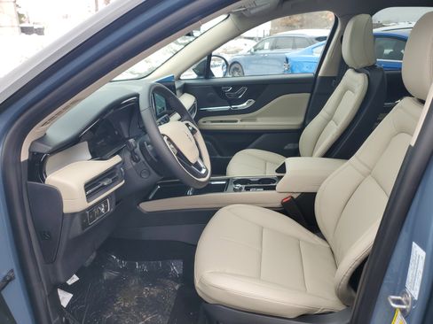 New 2026 Lincoln Corsair Premiere image 12