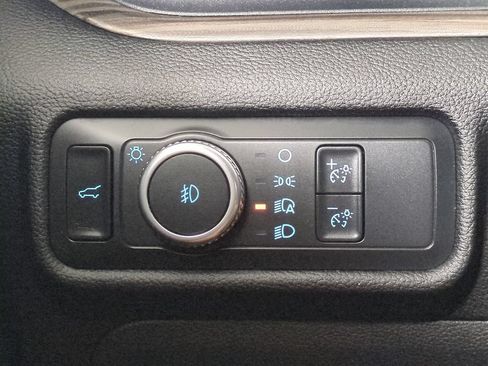 Used 2022 Ford Explorer Limited w/ Equipment Group 301A RWD image 32