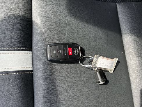 Used 2026 Toyota Camry SE FWD image 17