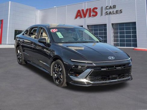 Used 2025 Hyundai Sonata SEL FWD image 3