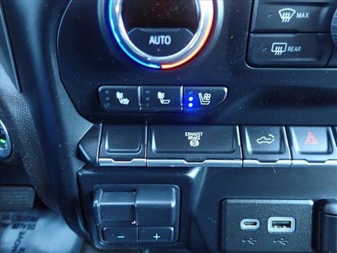 Used 2022 Chevrolet Silverado 2500 LTZ w/ LTZ Convenience Package AWD/4WD image 18