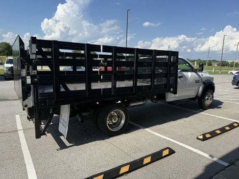 Used 2018 RAM 5500 Tradesman w/ Power & Remote Entry Group RWD image 2