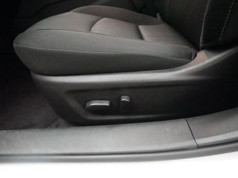 Used 2025 Nissan Altima 2.5 SV FWD image 28