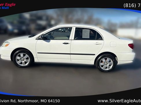Used 2003 Toyota Corolla LE FWD image 2