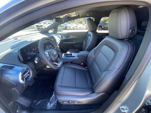 New 2026 Chevrolet Equinox EV LT AWD/4WD image 18