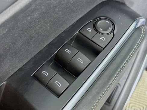 Used 2024 GMC Acadia Elevation w/ Black Edition AWD/4WD image 18