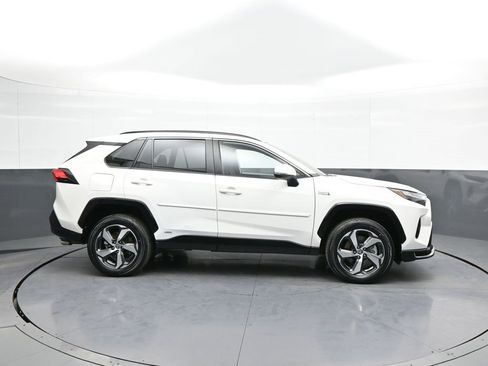 Certified 2023 Toyota RAV4 SE image 5