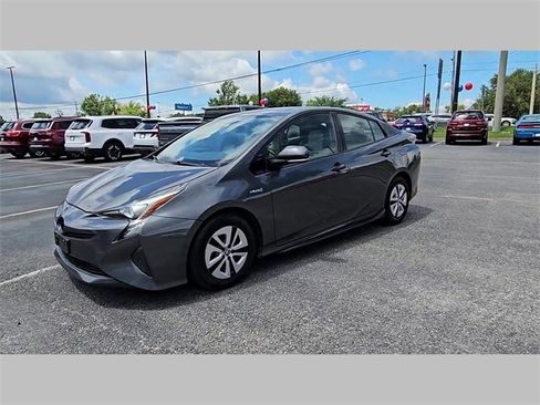 Used 2017 Toyota Prius Three w/ Advanced Technology Package image 21