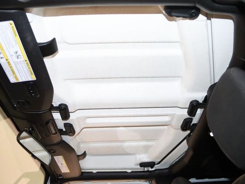 Used 2021 Jeep Wrangler Unlimited Rubicon image 34