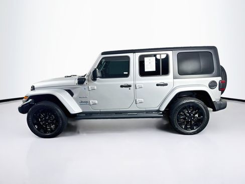 Used 2023 Jeep Wrangler Unlimited Sahara w/ Cold Weather Group AWD/4WD image 4