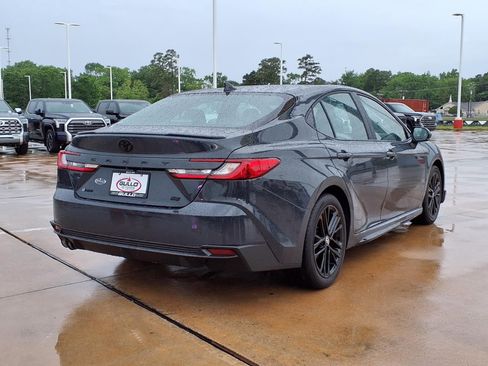 Used 2026 Toyota Camry SE FWD image 6