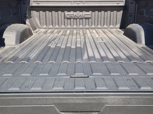 Certified 2025 GMC Sierra 2500 Denali Ultimate image 37