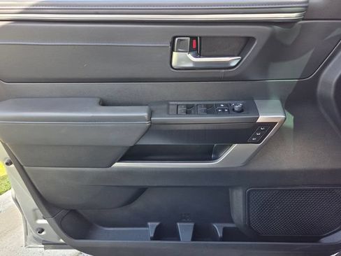 Used 2025 Toyota Sequoia Platinum AWD/4WD image 29