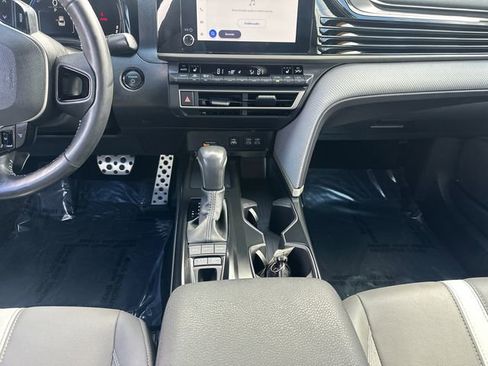 Certified 2025 Toyota Camry SE w/ Convenience Package image 27