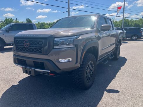 Used 2023 Nissan Frontier PRO-4X w/ Pro-4X Premium Package AWD/4WD image 3