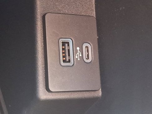 Certified 2022 Ford Edge SEL w/ Convenience Package image 25