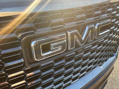 Used 2023 GMC Yukon Denali Ultimate image 31