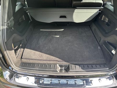 Used 2023 Mercedes-Benz EQB 300 4MATIC image 38