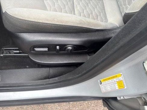 Used 2019 Chevrolet Equinox LT FWD image 31