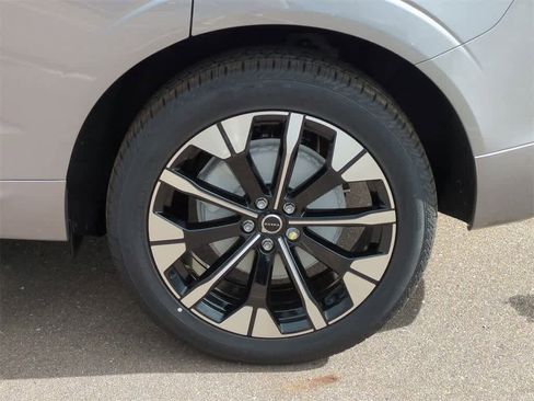 Used 2026 Volvo XC60 B5 Plus w/ Protection Package Premier image 13
