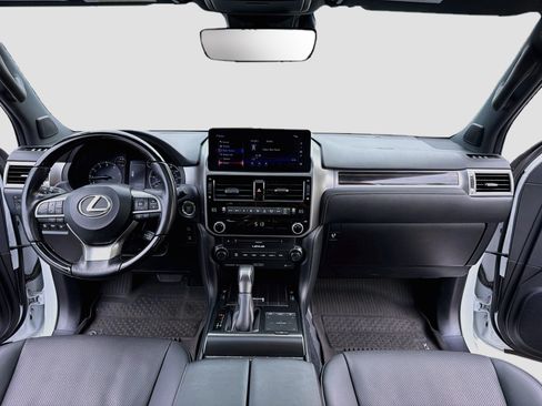 Used 2022 Lexus GX 460 Premium w/ Accessory Package AWD/4WD image 9
