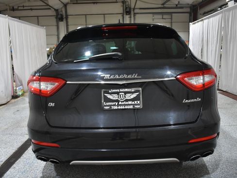 Used 2017 Maserati Levante Base image 5