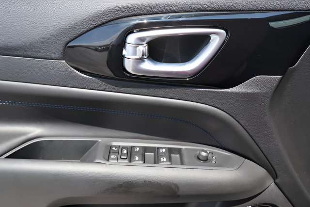 New 2026 Jeep Compass Latitude AWD/4WD image 18
