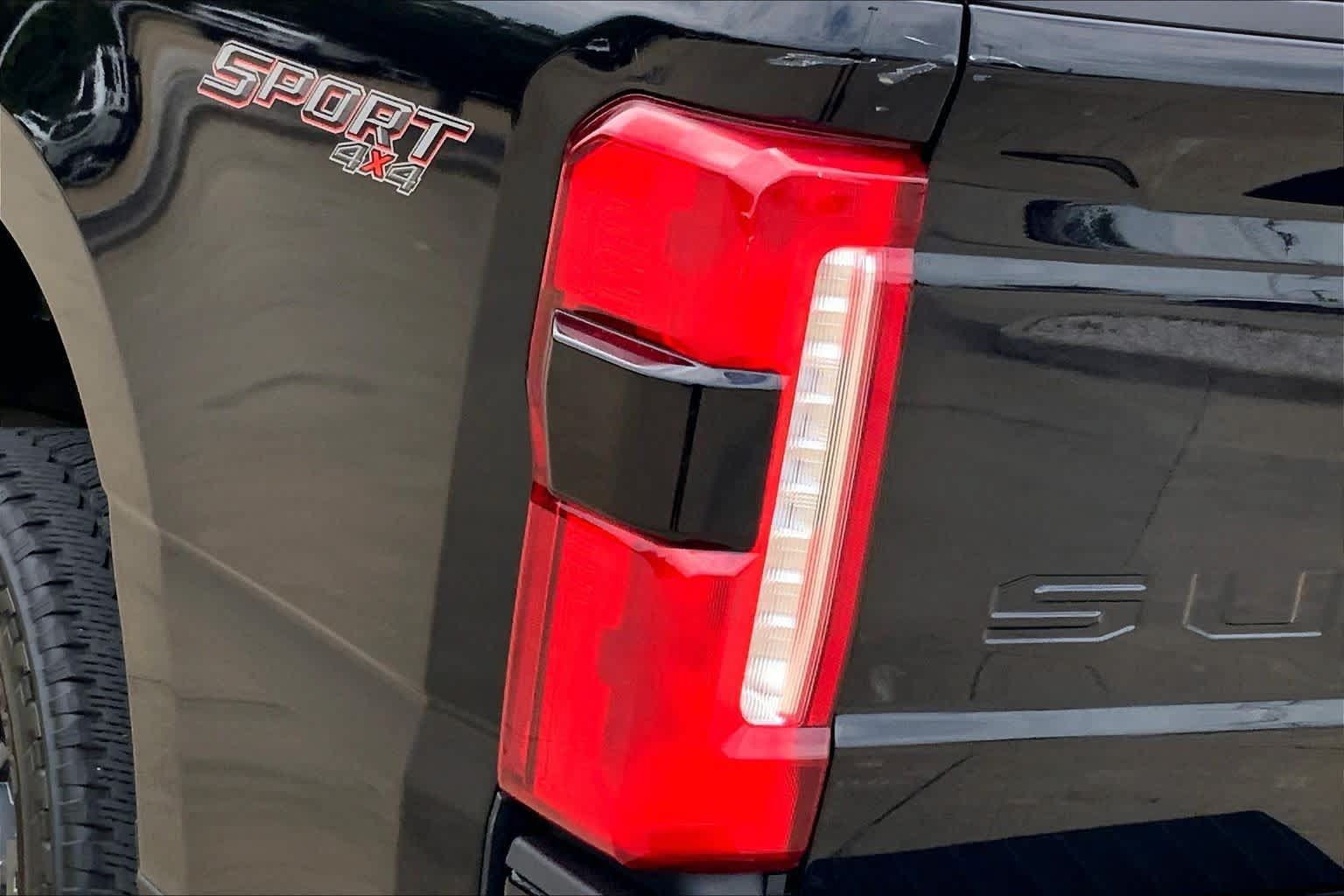 Used 2024 Ford F250 Lariat w/ Lariat Ultimate Package AWD/4WD image 27