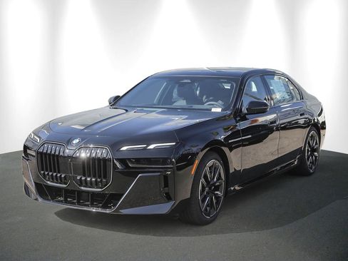 New 2026 BMW 760i xDrive w/ Premium Package AWD/4WD image 3
