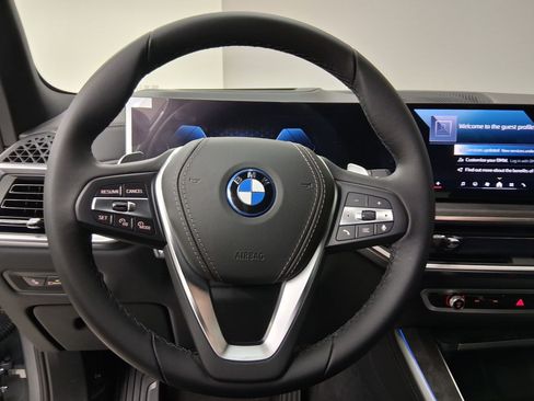 New 2026 BMW X5 xDrive50e w/ Premium Package AWD/4WD image 15