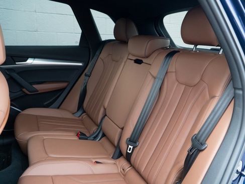 Certified 2025 Audi Q5 2.0T Premium w/ Convenience Plus Package image 18