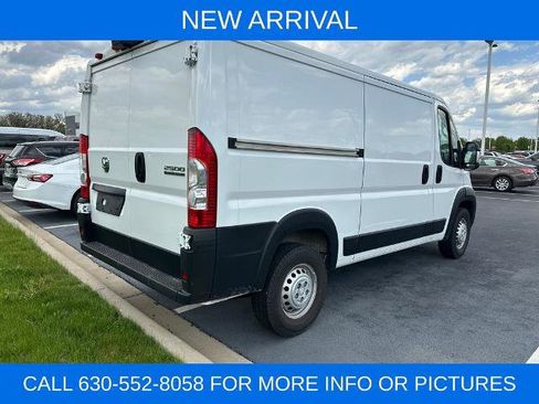 Used 2025 RAM ProMaster 2500 w/ Convenience Group FWD image 3