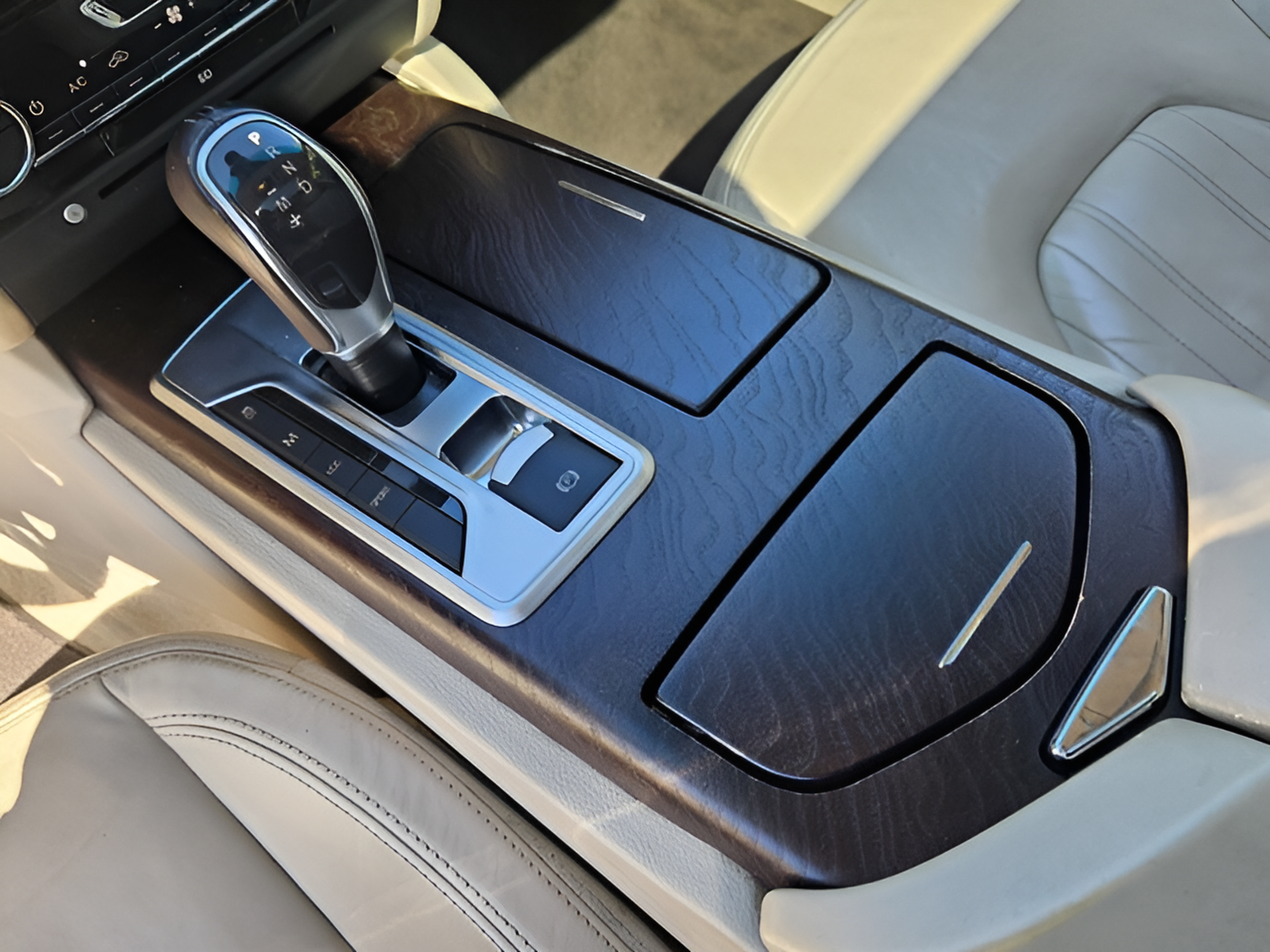 Used 2014 Maserati Ghibli RWD image 18